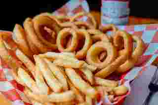 Frings (fries and onion rings)